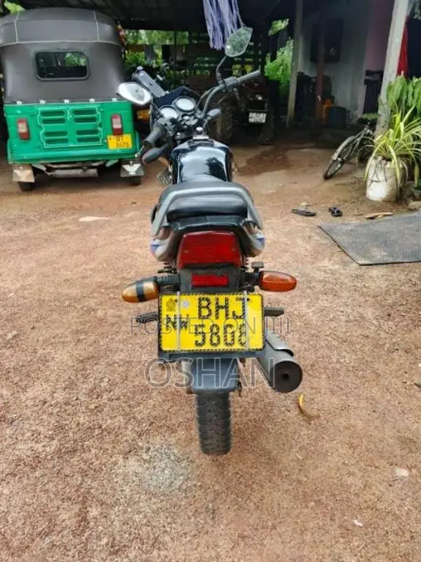 Bajaj CT-100 2018 motorcycle (Used)