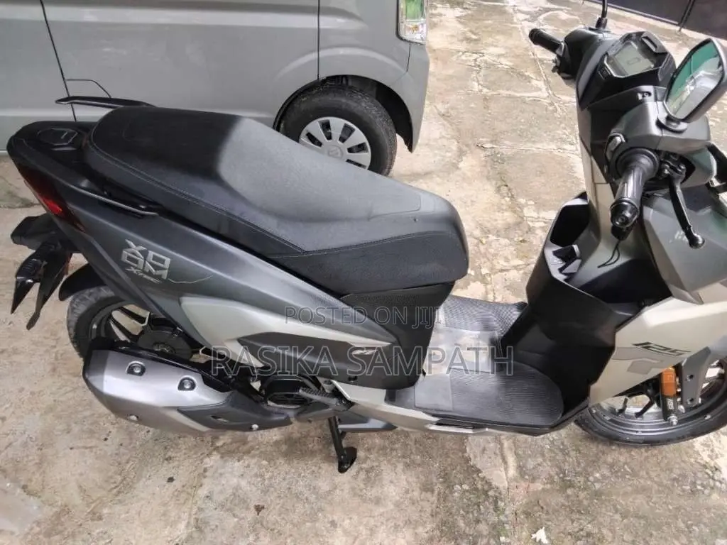 Hero Zoom 125 2025 Motorbike (Used)