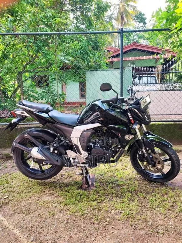 Yamaha Fz Version 2 2017 Motorbike (Used)