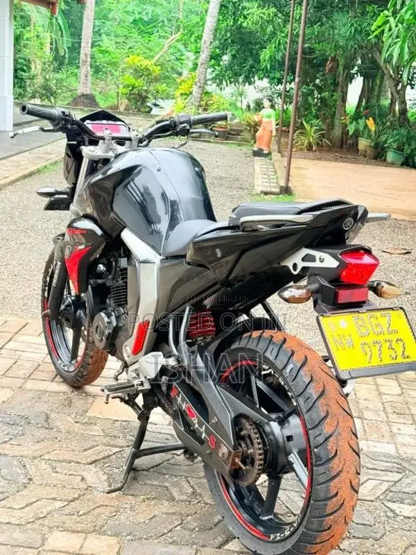 Yamaha FZ 2018 Motorbike (Used)