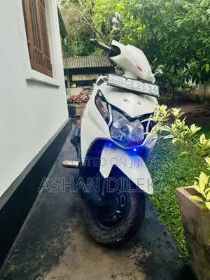 Honda Scooter 2015 Motorbike (Used)