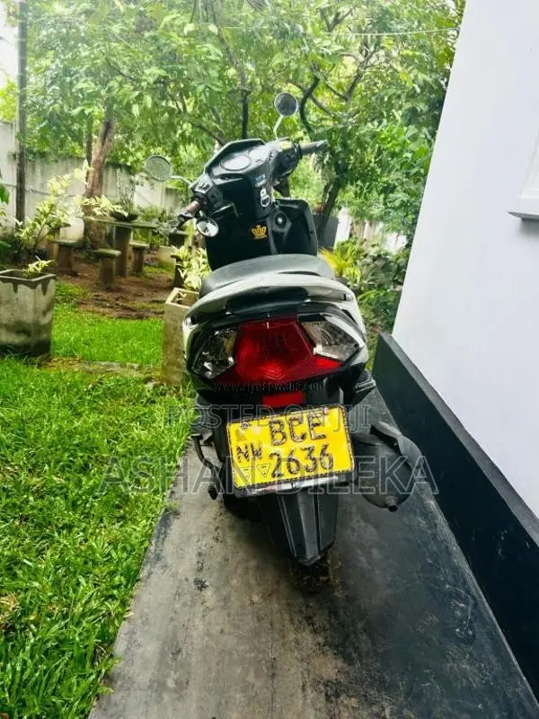 Honda Scooter 2015 Motorbike (Used)