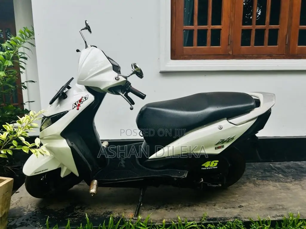 Honda Scooter 2015 Motorbike (Used)