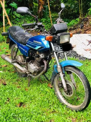 Honda 125 1996 Motorbike (Used)