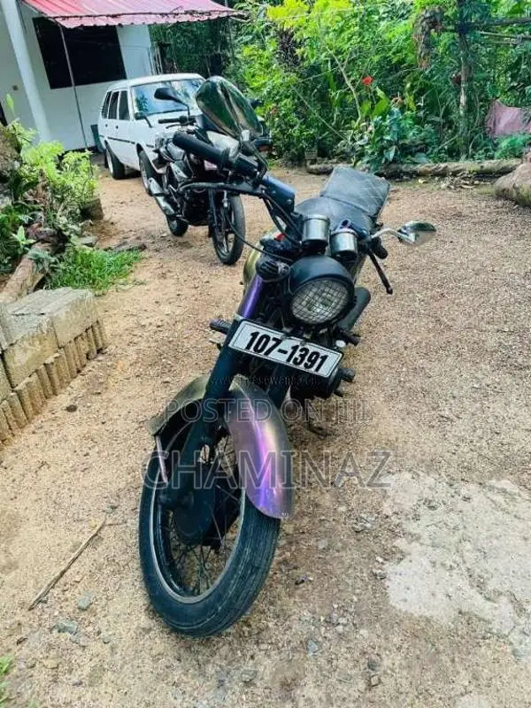 Honda CD 125 Twin 1995 Motorbike (Used)