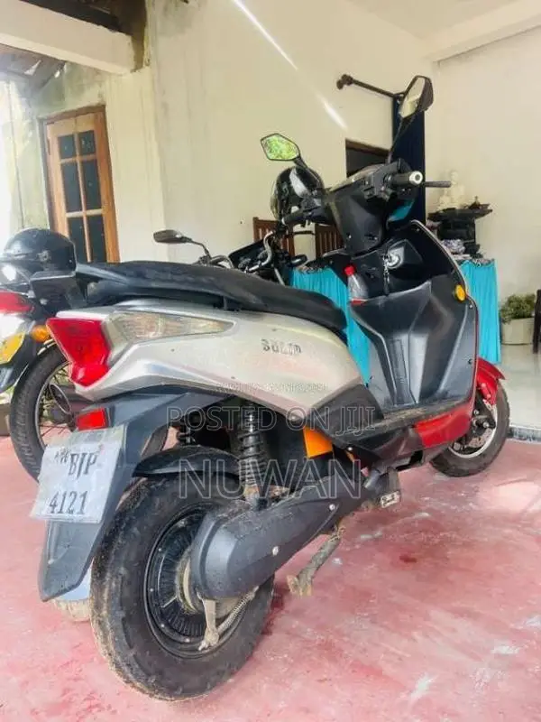 KMC SOLID Electric 2025 Motorbike (Used)