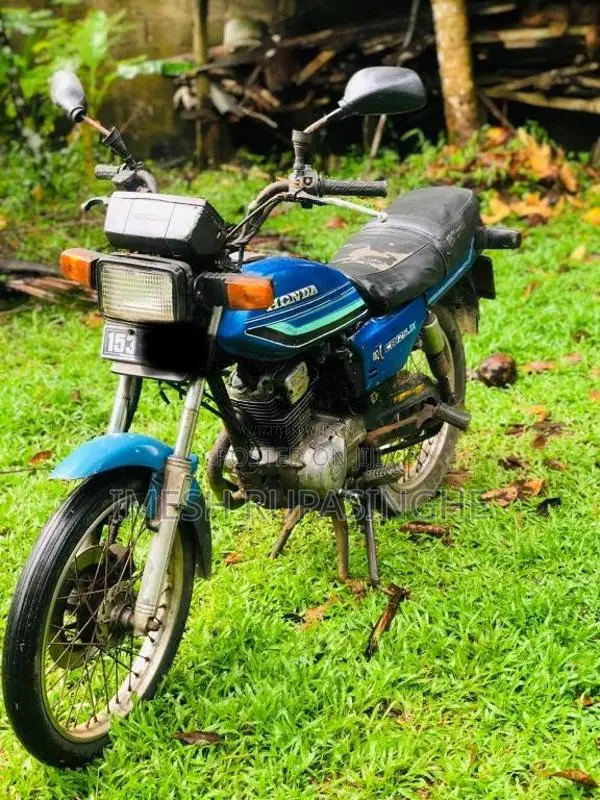 Honda 125 1996 Motorbike (Used)