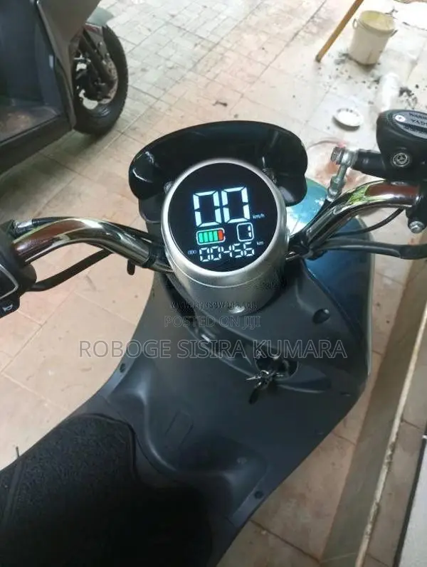 Yadea M.6 2025 Motorbike (Used)