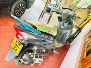 Yamaha Ray 2015 Motorbike (Used)