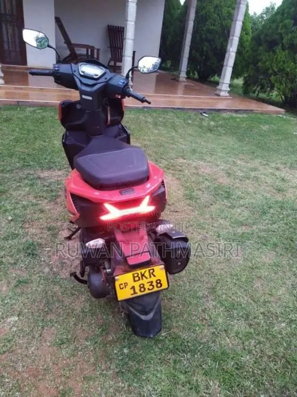 Hero ZOOM 110 2025 Motorbike (Used)