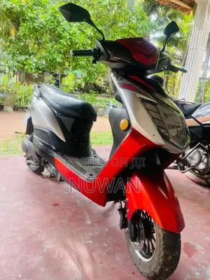 KMC SOLID Electric 2025 Motorbike (Used)