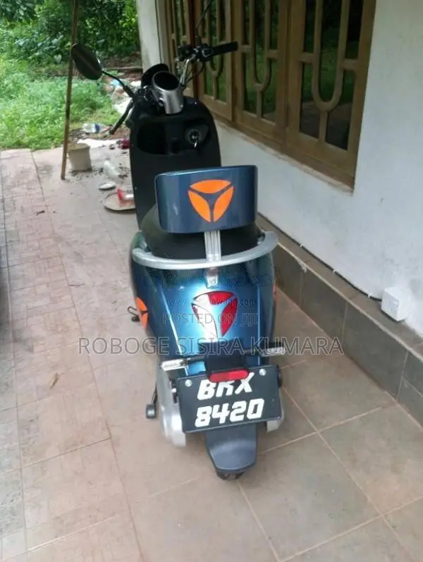 Yadea M.6 2025 Motorbike (Used)