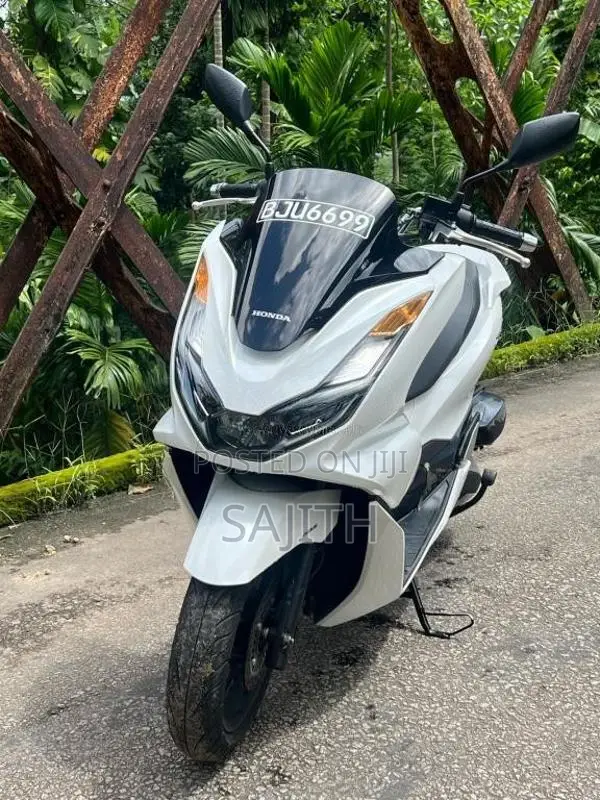 Honda PCX 160 2025 Motorbike (Used)