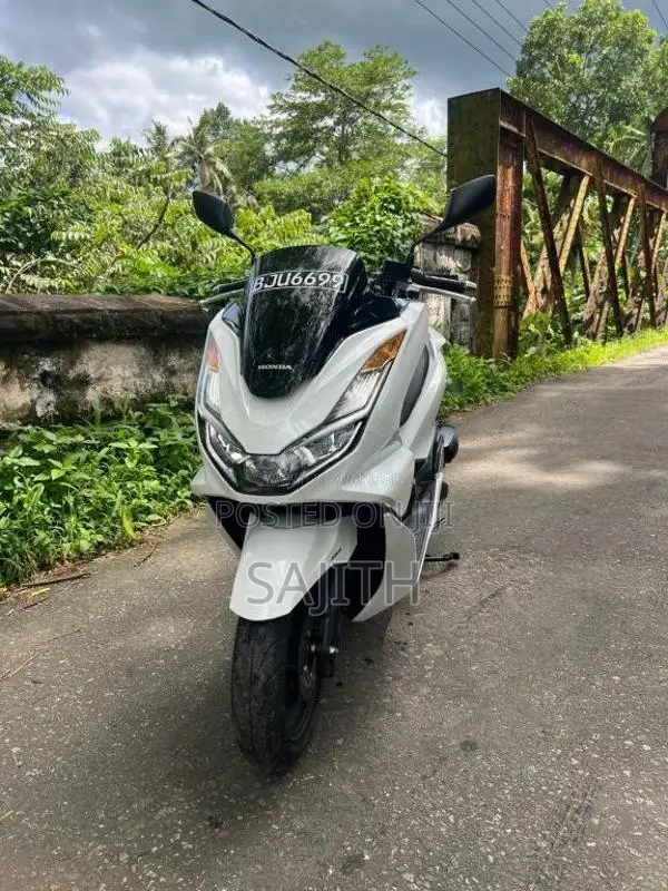 Honda PCX 160 2025 Motorbike (Used)
