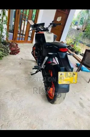 KTM Duke 125 2020 Motorbike (Used)