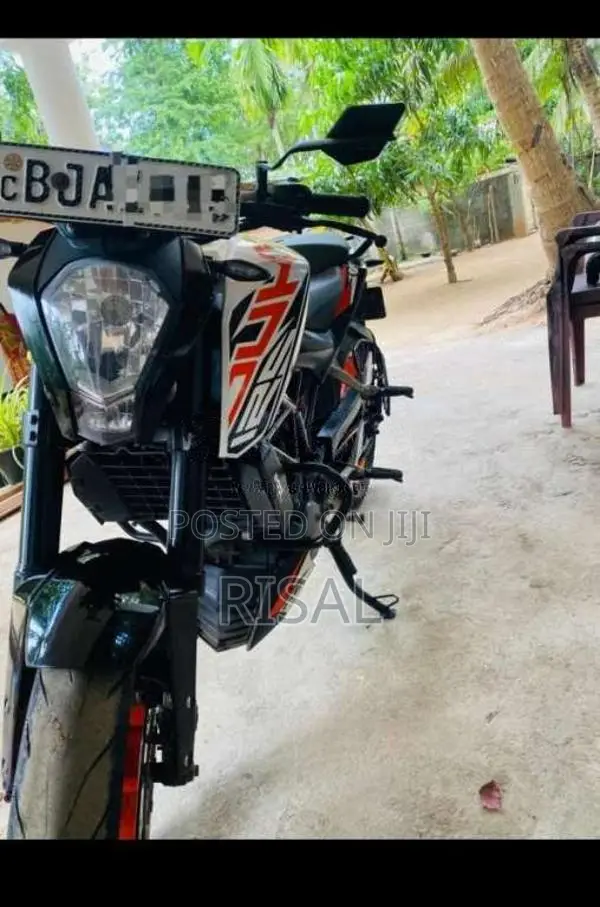 KTM Duke 125 2020 Motorbike (Used)