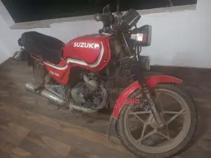 Suzuki GS125 2000 Motorbike (Used)