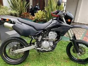 Kawasaki D Tracker 2009 Motorbike Unregistered (Recondition)
