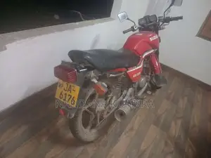 Suzuki GS125 2000 Motorbike (Used)
