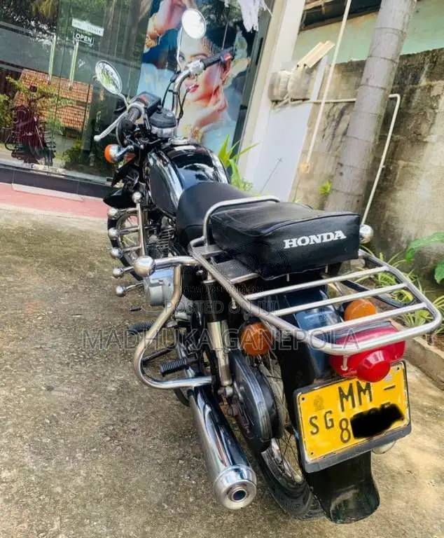 Honda CD125 2002 Motorbike (Used)