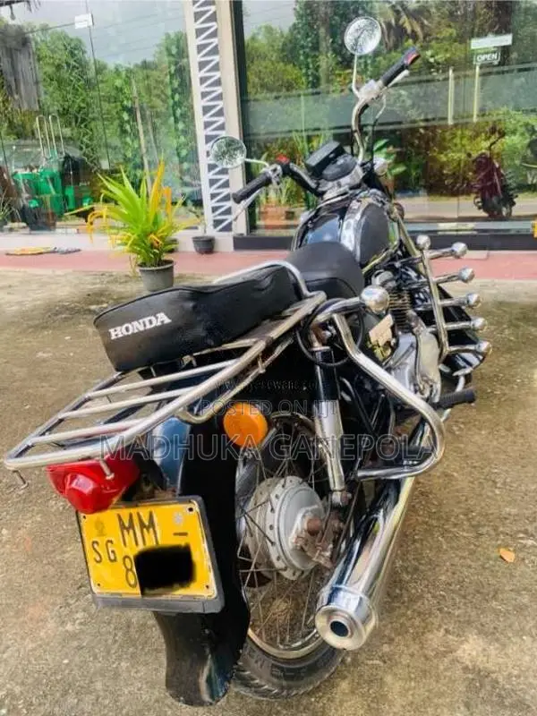 Honda CD125 2002 Motorbike (Used)