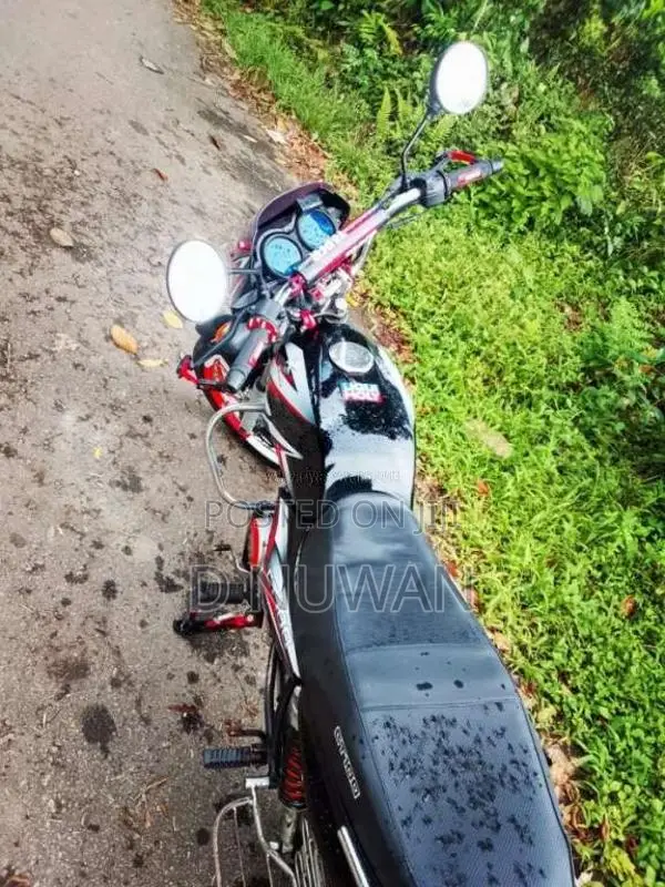 Bajaj CT-100 2011 Motorbike (Used)