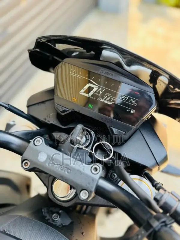 Hero Hunk 160 R 4V 2025 Motorbike (Used)