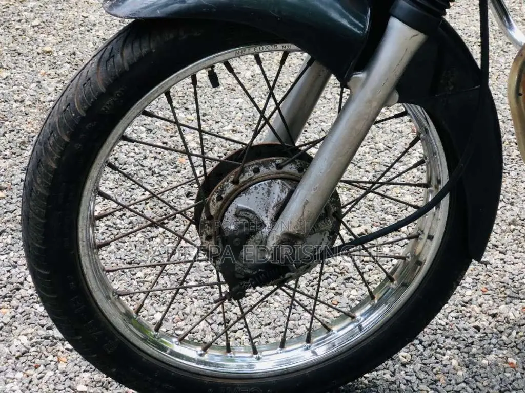 Bajaj Caliber 2004 Motorbike (Used)