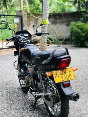Bajaj Caliber 2004 Motorbike (Used)