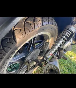 Suzuki GN125 2005 Motorbike (Used)