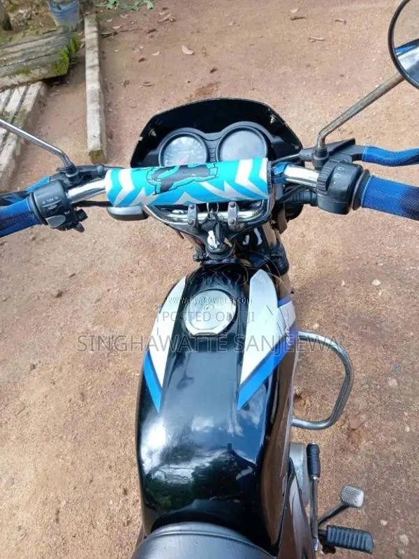 Bajaj CT-100 2016 Motorbike (Used)