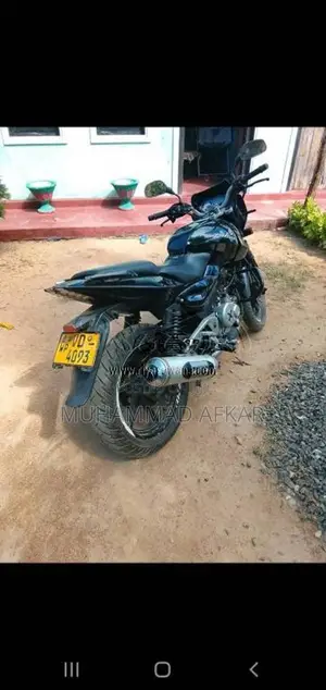 Bajaj Pulsar 200 2010 Motorbike (Used)