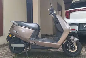 Yadea HUWANAN Epoc 2022 Motorbike (Used)