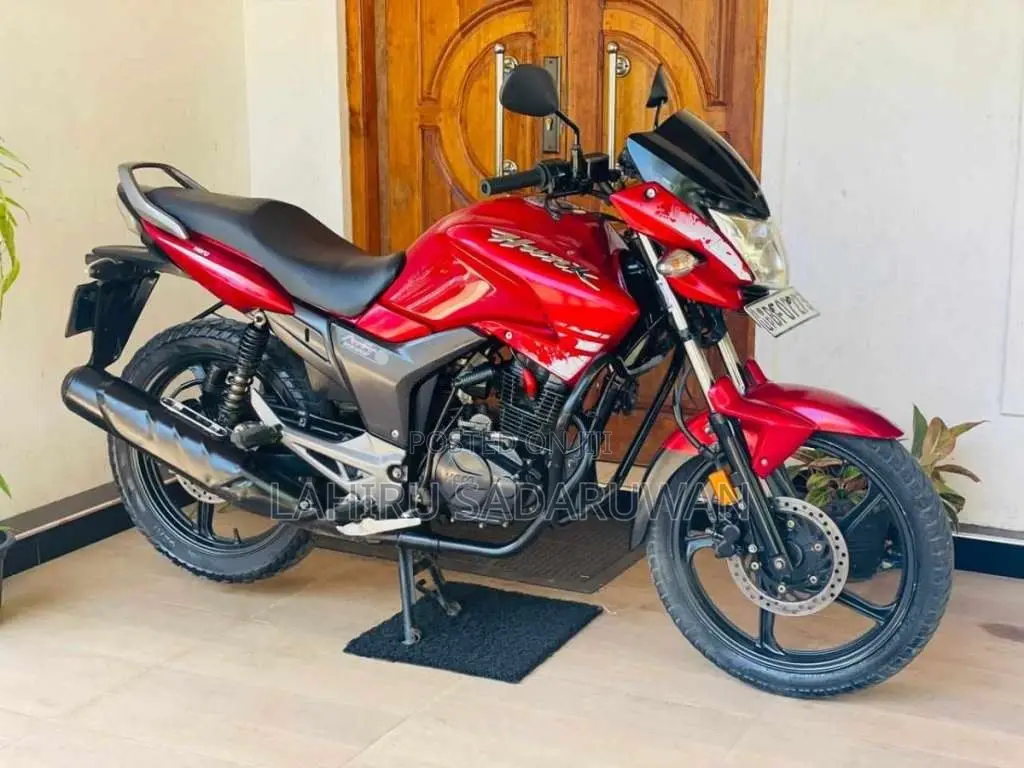 Hero Hunk 2017 motorcycle (Used)