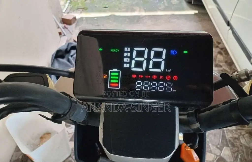 Yadea HUWANAN Epoc 2022 Motorbike (Used)