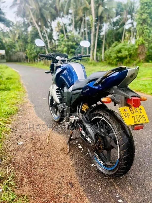 Yamaha FZ Version 1.0 2013 Motorbike (Used)