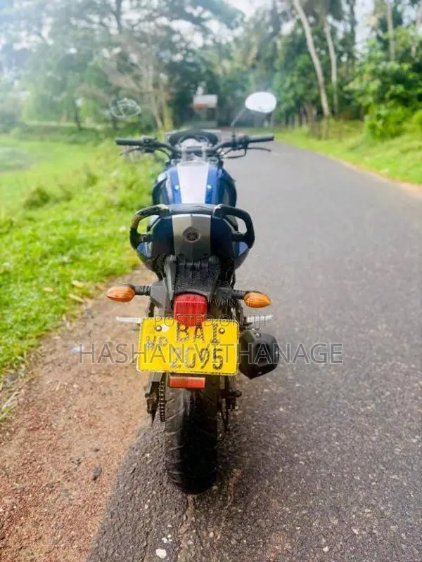 Yamaha FZ Version 1.0 2013 Motorbike (Used)