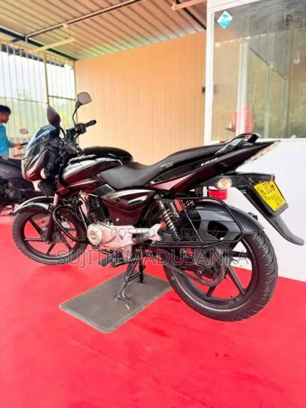 Bajaj Pulsar 2015 Motorbike (Used)
