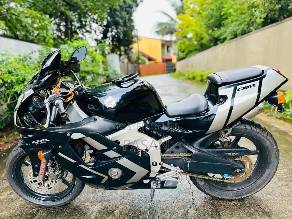 Honda CBR 2012 Motorbike (Used)