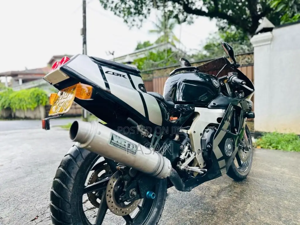 Honda CBR 2012 Motorbike (Used)