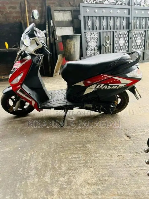 Hero Dash 2016 Motorbike (Used)