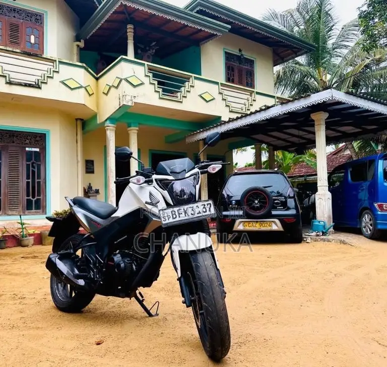 Honda Cb Hornet 2016 Motorbike (Used)