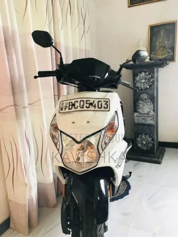 Honda Dio 2015 Motorbike (Used)