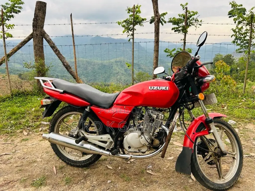 Suzuki GS125 2004 Motorbike (Used)