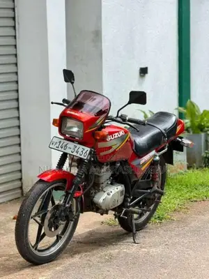 Suzuki GS125 1997 Motorbike (Used)
