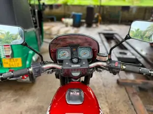 Suzuki GS125 1997 Motorbike (Used)