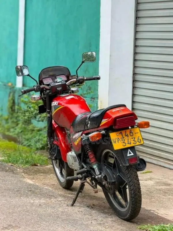 Suzuki GS125 1997 Motorbike (Used)