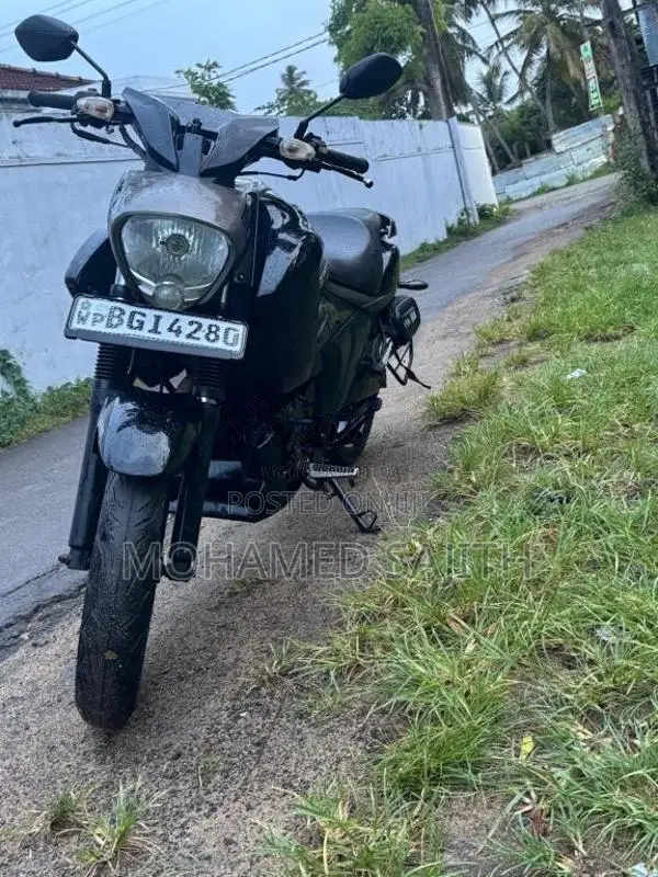 Suzuki Intruder 2017 Motorbike (Used)