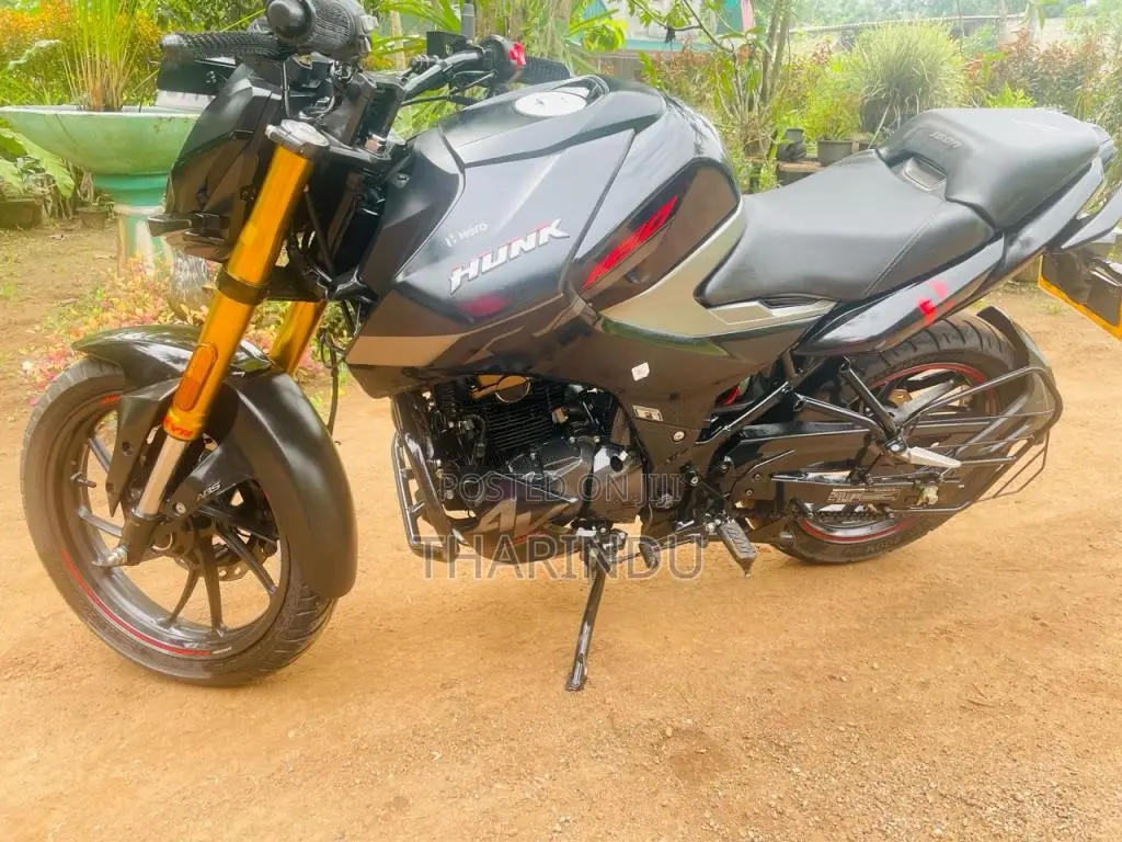Hero Hunk160 4v 2025 Motorbike (Used)