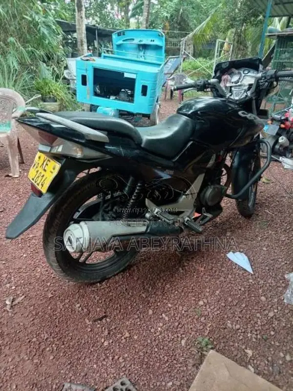 Bajaj Cbz 2012 Motorbike (Used)